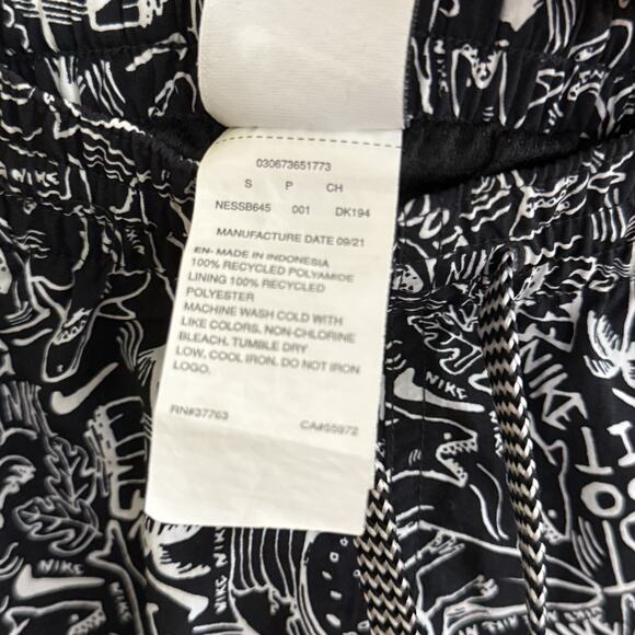 Nike Shark Mens SIZE SMALL Black Shark Icon 6.5" Volley Print Board Trunks Sport - Picture 9 of 12